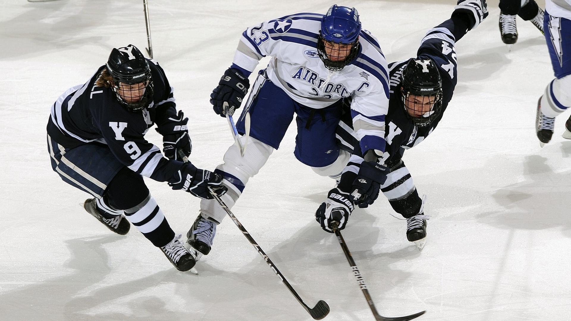 开云官方网站-篮网未来赛程紧凑，球员体能面临挑战，篮网明年