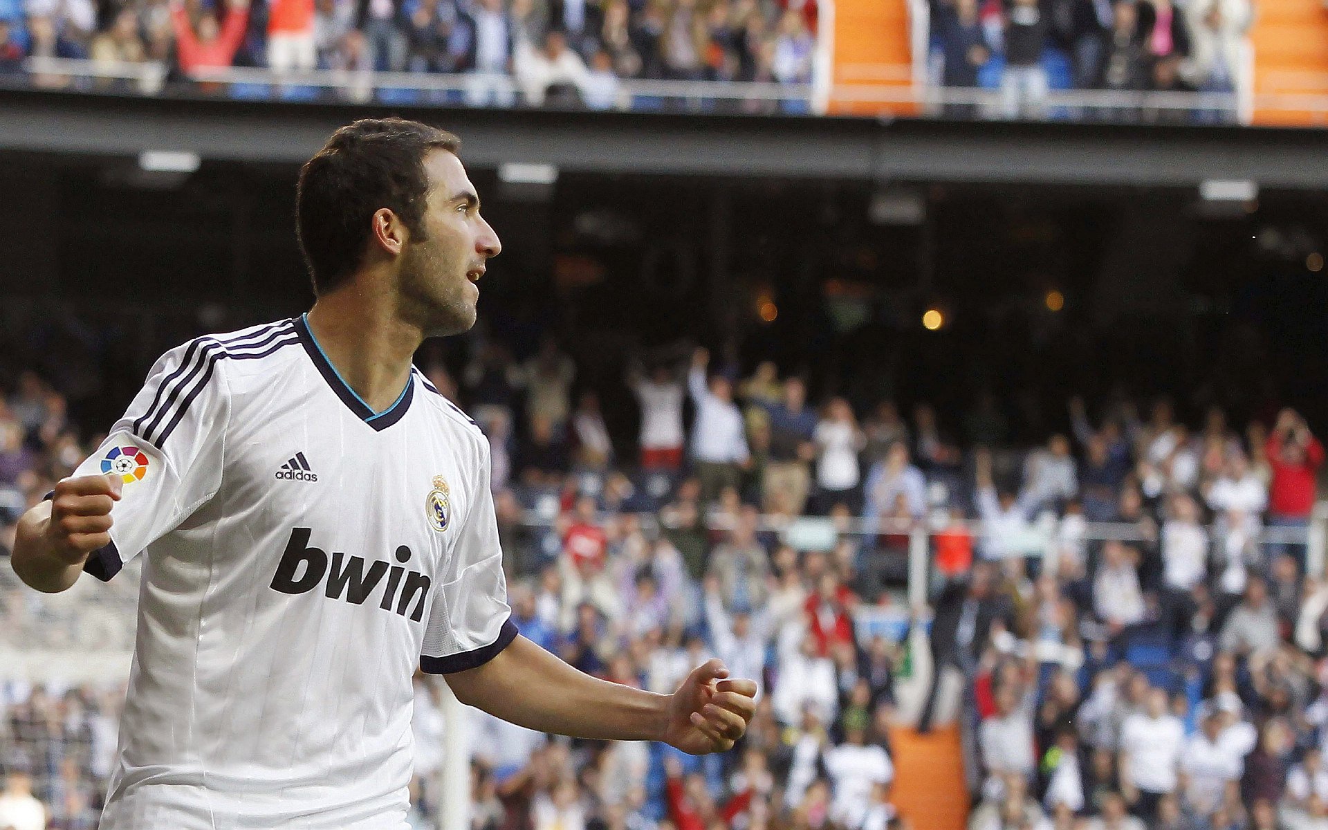 开云体育在线入口-赛季“最具戏剧性”的逆转，比赛中谁的表现最令人惊叹？